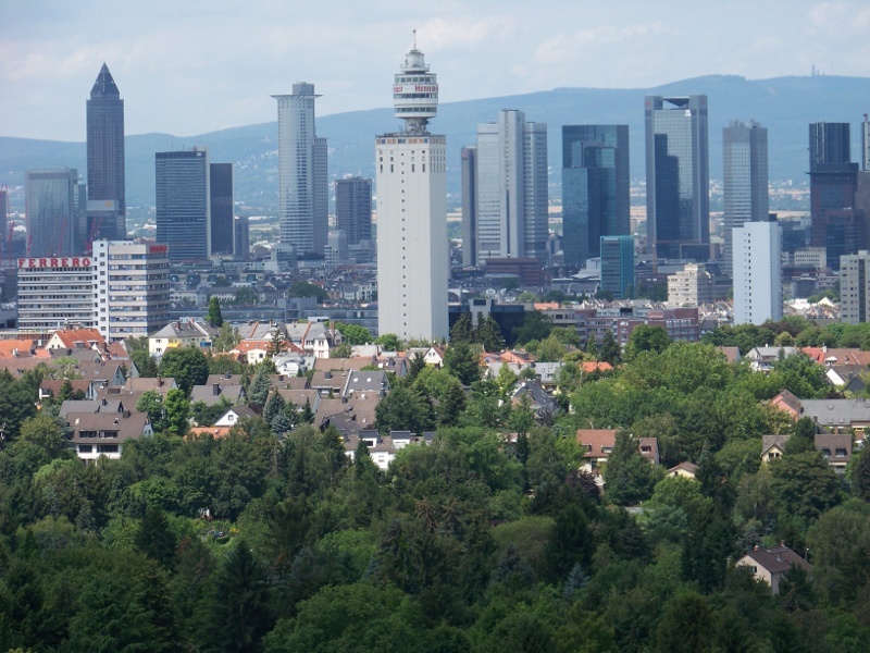 Henninger Turm auf dem Sachsenhäuser Berg